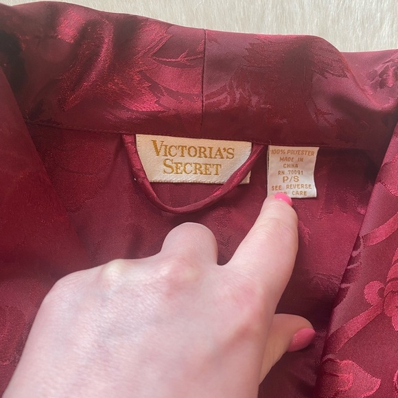 Vintage Victoria's Secret Gold Label Satin Robe - Picture 9 of 9